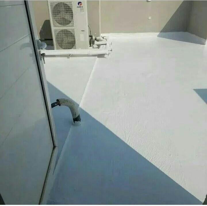 عازل سطح مائي وحراري